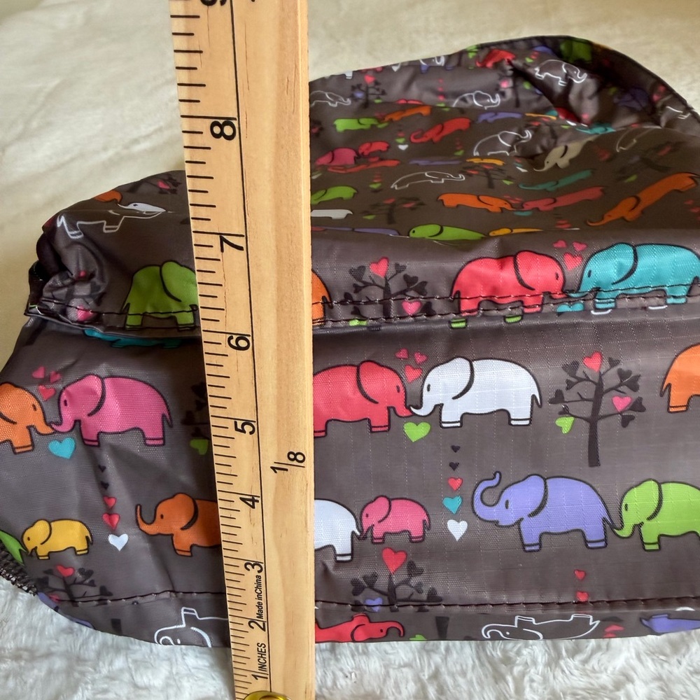 Foldable traveling elephant Backpack - Picture 6 of 9